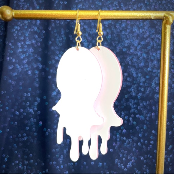 Ghost Face pink glitter dangle earrings - Picture 5 of 8